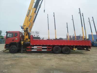 東風(fēng)隨車吊 放心省心的10噸隨車吊解決方案