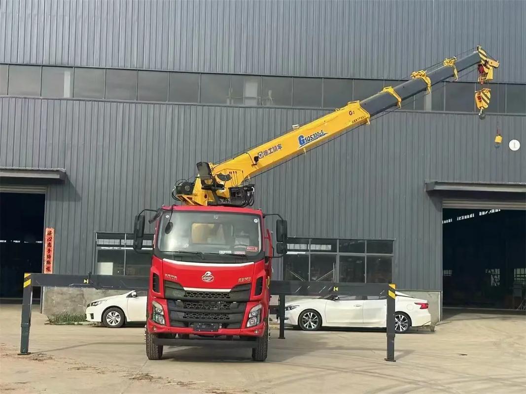 隨車吊的多功能配備與應用優勢